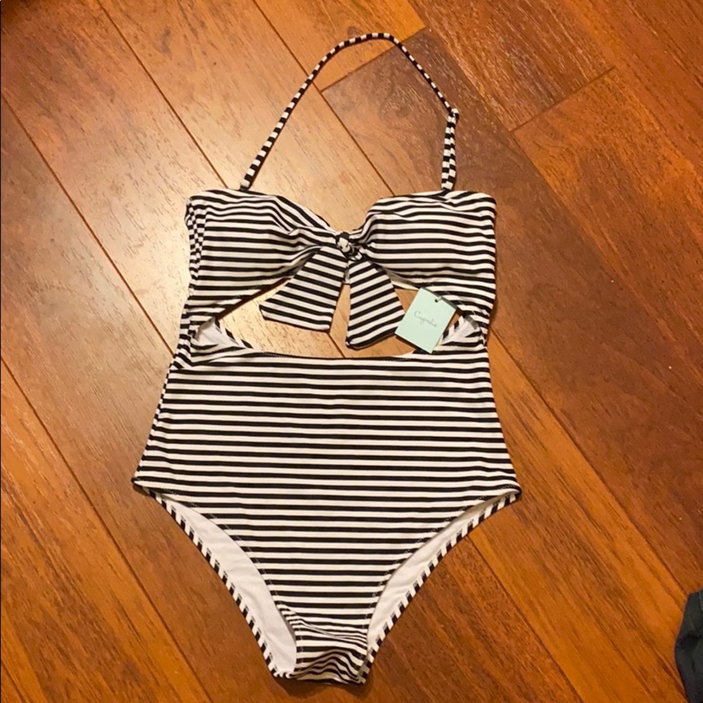 NWT Cupshe bathing suit